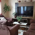 Casa De Veraneo 5 Dormitorios 2 Banos A Pasos Del Lago